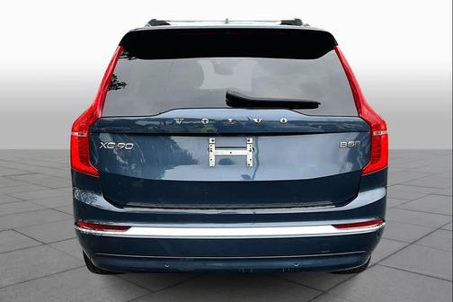 2023 Volvo XC90 B5 Plus