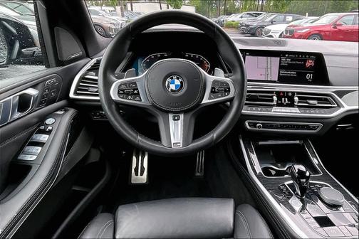 Black Sapphire Metallic 2022 BMW X7 xDrive40i