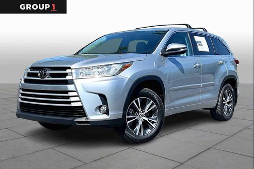 Celestial Silver Metallic 2017 Toyota Highlander LE Plus