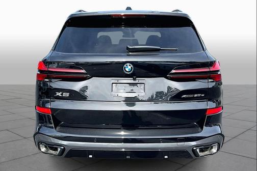 Black Sapphire Metallic 2026 BMW X5 PHEV xDrive50e
