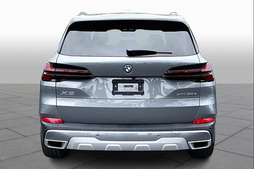 Skyscraper Grey Metallic 2026 BMW X5 PHEV xDrive50e