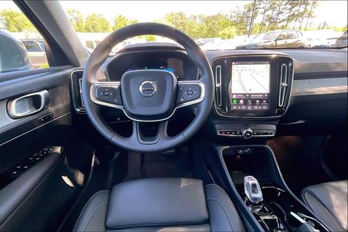 Vapour Grey Metallic 2025 Volvo XC40 B5 Plus Bright Theme