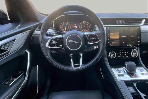 BLACK 2024 Jaguar F-PACE R-Dynamic S