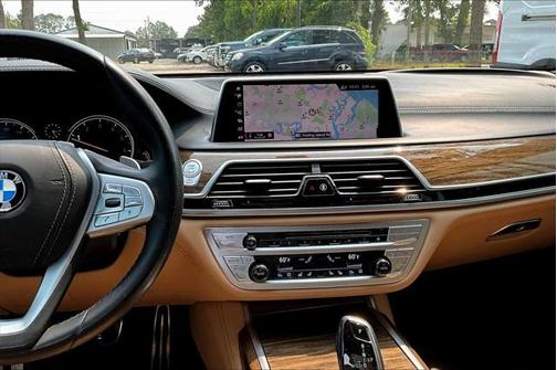 2019 BMW 740 740i