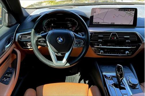 2022 BMW 530 i xDrive