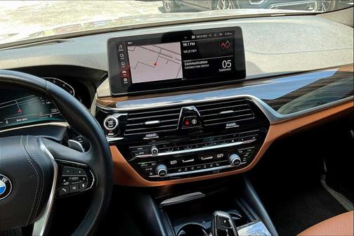 2021 BMW 530 530i
