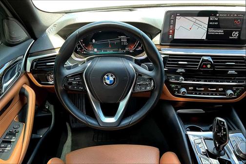 2021 BMW 530 530i