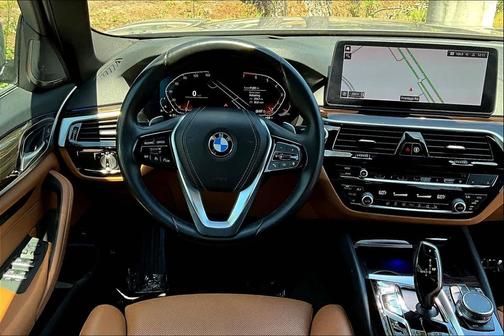 2021 BMW 530 530i