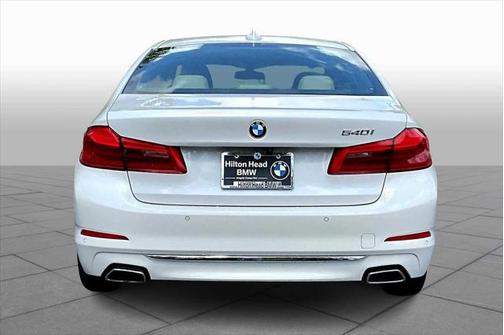 2020 BMW 540 540i
