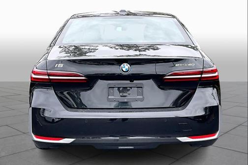 2025 BMW i5 eDrive40