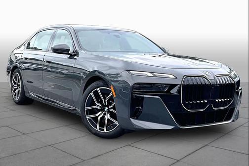 Dravit Grey Metallic 2026 BMW 740 xDrive