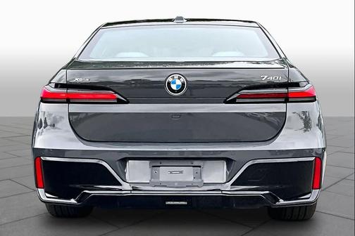 Dravit Grey Metallic 2026 BMW 740 xDrive
