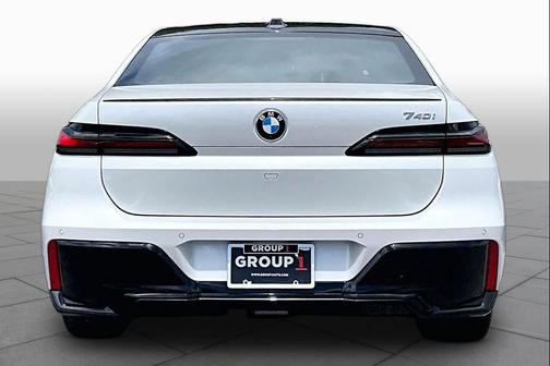 Dravit Grey Metallic 2026 BMW 740 xDrive