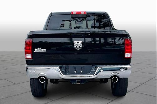 Brilliant Black Crystal Pearlcoat 2017 RAM 1500 Big Horn