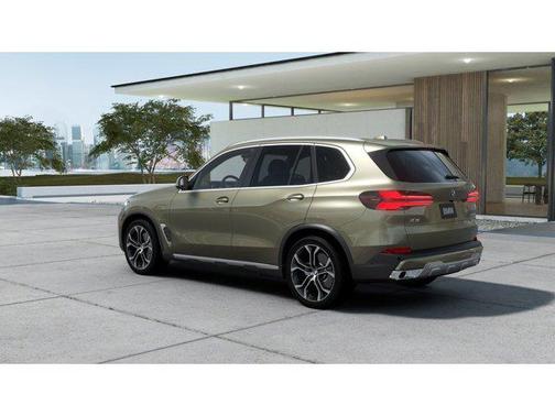 Manhattan Green Metallic 2026 BMW X5 PHEV xDrive50e