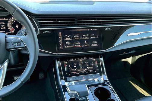 2023 Audi Q8 55 Premium