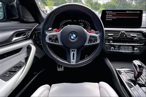 Skyscraper Grey Metallic 2023 BMW M5 Base