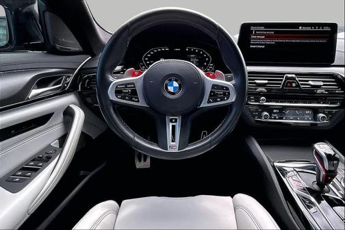 Skyscraper Grey Metallic 2023 BMW M5 Base