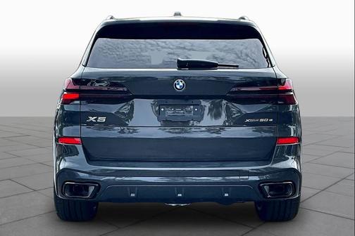 Dravit Grey Metallic 2026 BMW X5 PHEV xDrive50e