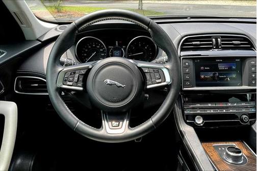 2017 Jaguar F-PACE 20d R-Sport