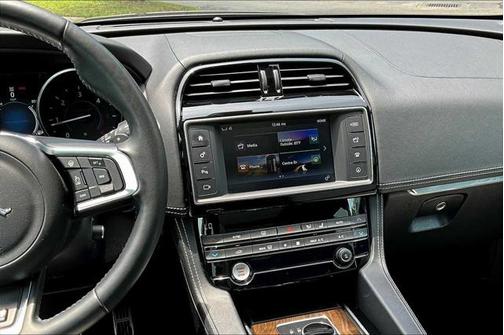 2017 Jaguar F-PACE 20d R-Sport