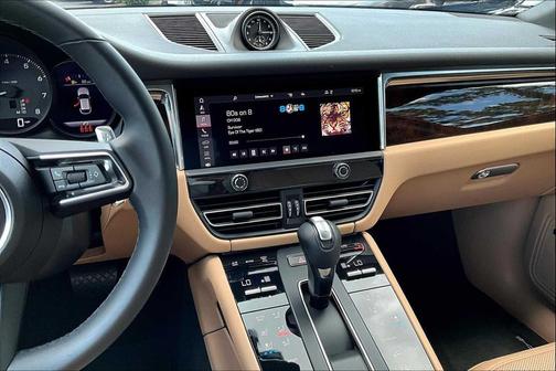 2025 Porsche Macan AWD