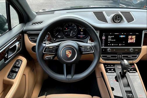 2025 Porsche Macan AWD