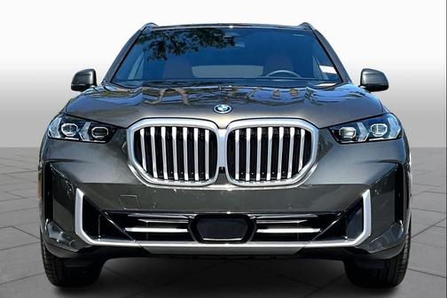Manhattan Green Metallic 2026 BMW X5 PHEV xDrive50e