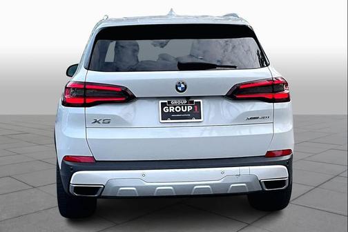 Mineral White Metallic 2022 BMW X5 xDrive40i