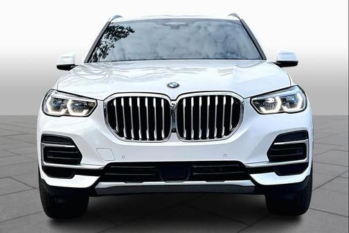 Mineral White Metallic 2022 BMW X5 xDrive40i