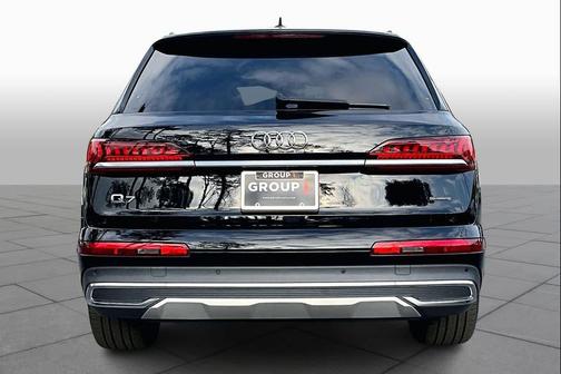 2021 Audi Q7 45 Premium Plus