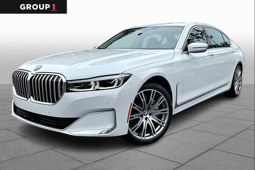 2022 BMW 740 i