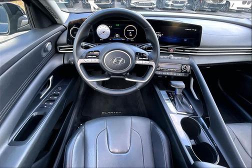 2022 Hyundai ELANTRA Limited