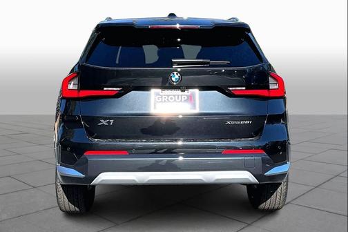 Black Sapphire Metallic 2026 BMW X1 xDrive28i