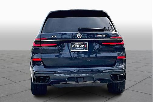 2023 BMW X7 M60i