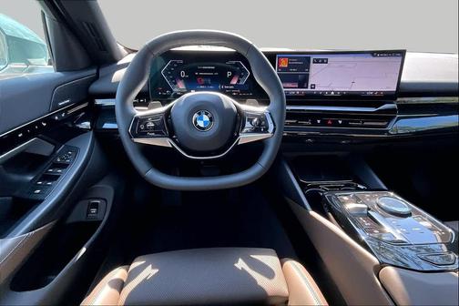 Cape York Green Metallic 2025 BMW 530 530i