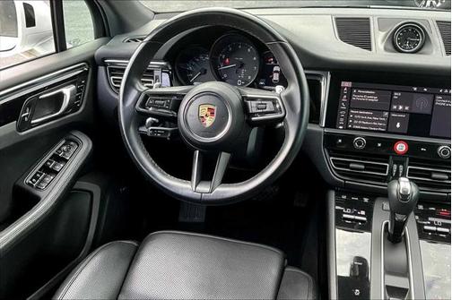 2022 Porsche Macan Base
