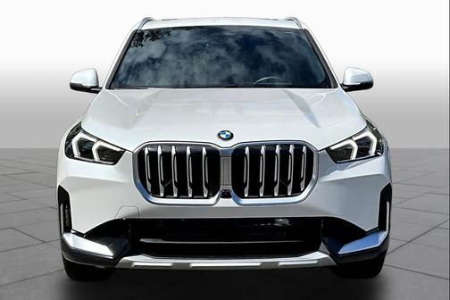 Mineral White Metallic 2025 BMW X1 xDrive28i