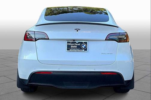 2022 Tesla Model Y Long Range Dual Motor All-Wheel Drive