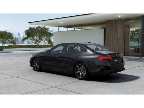 Dark Graphite Metallic 2026 BMW 550e xDrive