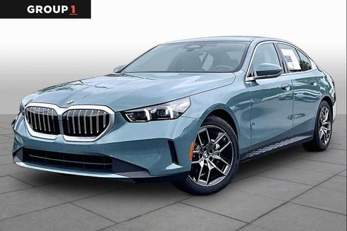 Cape York Green Metallic 2026 BMW 530 530i