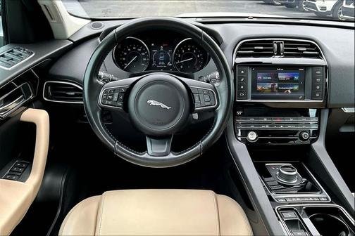 2018 Jaguar F-PACE 25t Premium