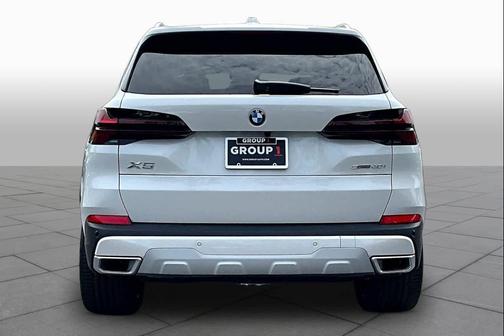 Mineral White Metallic 2026 BMW X5 sDrive40i