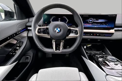 Dark Graphite Metallic 2026 BMW 530 530i