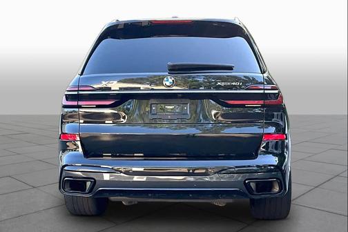 Black Sapphire Metallic 2023 BMW X7 xDrive40i