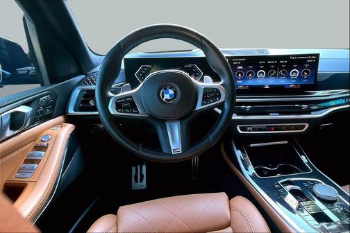 Black Sapphire Metallic 2023 BMW X7 xDrive40i