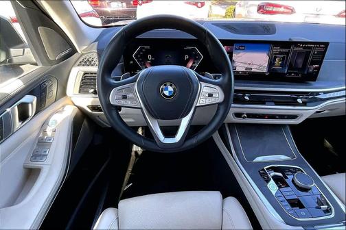 2023 BMW X7 xDrive40i
