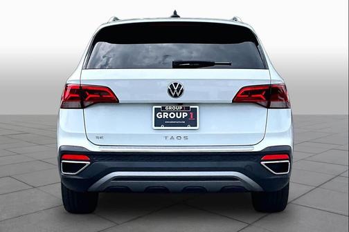 Pure White 2023 Volkswagen Taos 1.5T SE