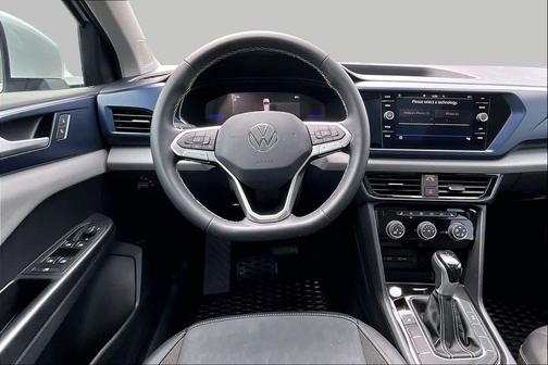 Pure White 2023 Volkswagen Taos 1.5T SE