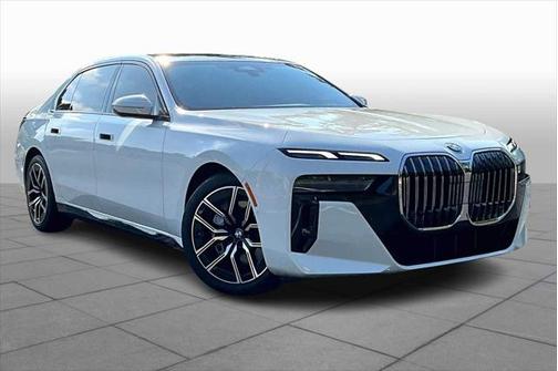 2024 BMW 740 i